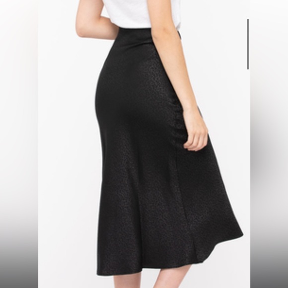 LEOPARD PRINT BIAS CUT MIDI SKIRT - Picture 4 of 7